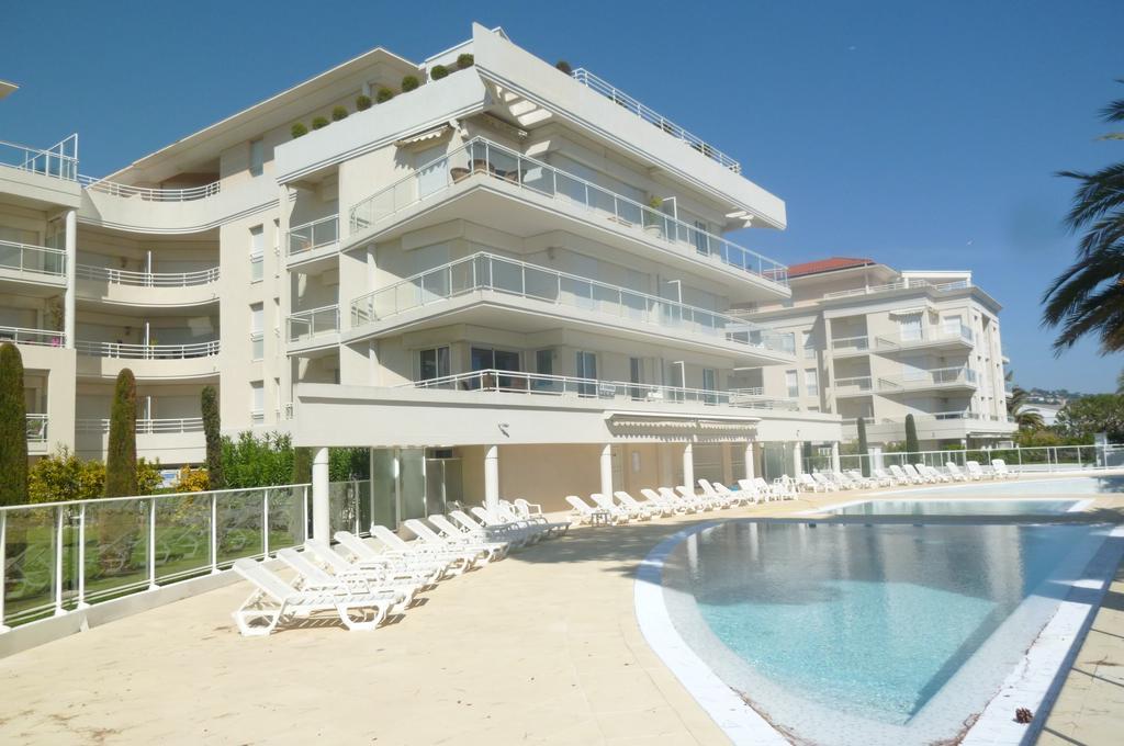 Stunning 2 Bed, 2 Bath Apt On The Cannes Sea Front Has Swimming Pool And Is A Secure Modern Building 464 المظهر الخارجي الصورة