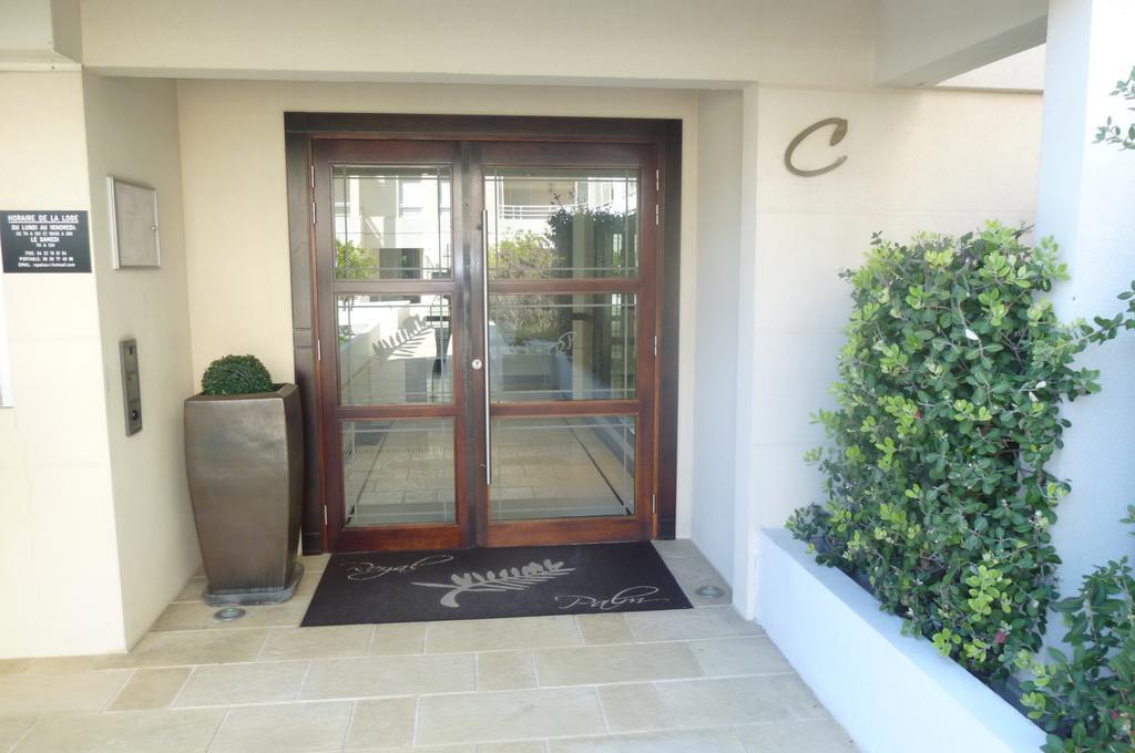 Stunning 2 Bed, 2 Bath Apt On The Cannes Sea Front Has Swimming Pool And Is A Secure Modern Building 464 المظهر الخارجي الصورة