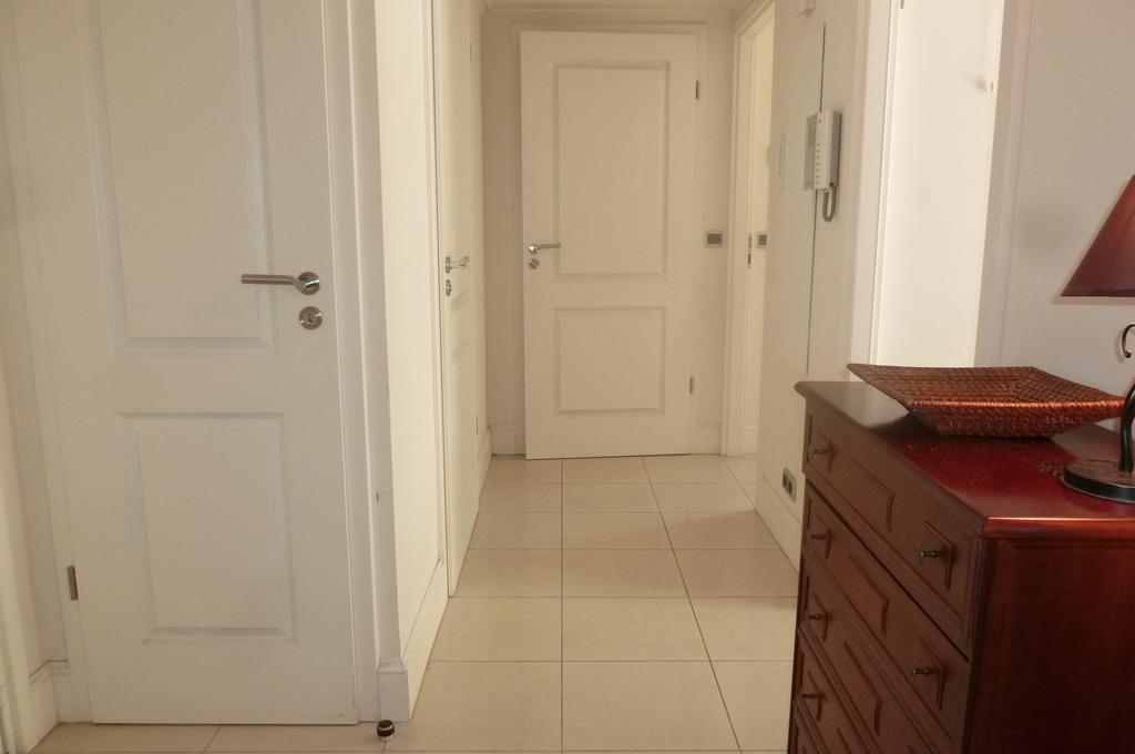Stunning 2 Bed, 2 Bath Apt On The Cannes Sea Front Has Swimming Pool And Is A Secure Modern Building 464 المظهر الخارجي الصورة