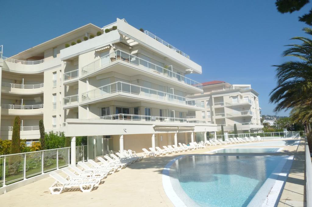 Stunning 2 Bed, 2 Bath Apt On The Cannes Sea Front Has Swimming Pool And Is A Secure Modern Building 464 المظهر الخارجي الصورة