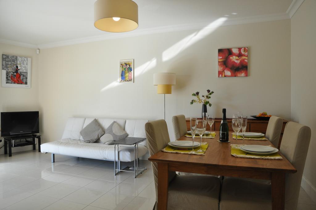 Stunning 2 Bed, 2 Bath Apt On The Cannes Sea Front Has Swimming Pool And Is A Secure Modern Building 464 المظهر الخارجي الصورة
