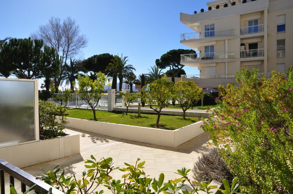 Stunning 2 Bed, 2 Bath Apt On The Cannes Sea Front Has Swimming Pool And Is A Secure Modern Building 464 المظهر الخارجي الصورة