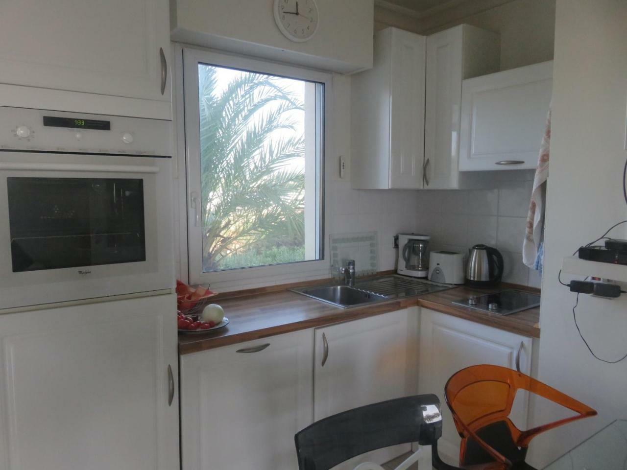 Stunning 2 Bed, 2 Bath Apt On The Cannes Sea Front Has Swimming Pool And Is A Secure Modern Building 464 المظهر الخارجي الصورة