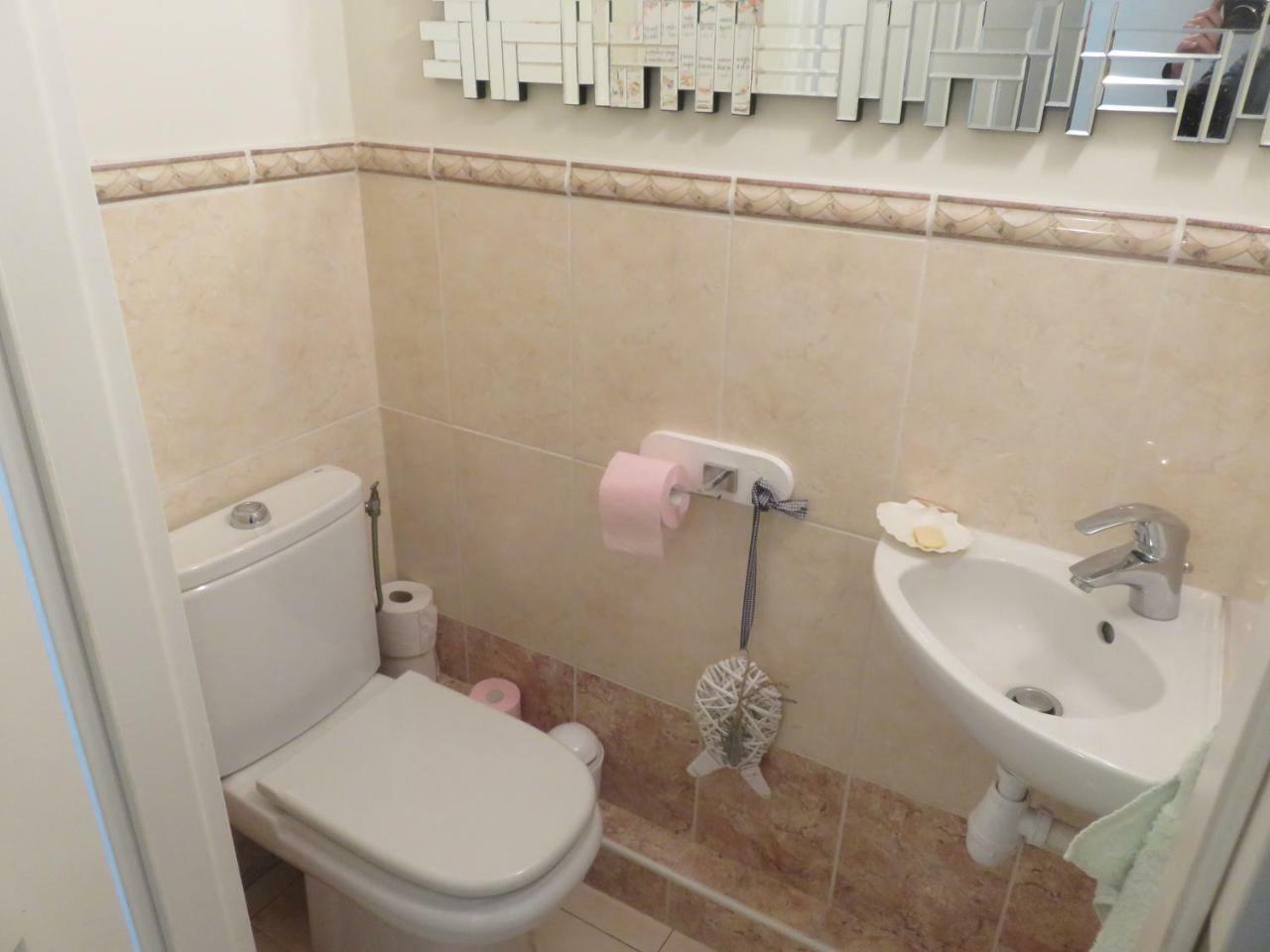 Stunning 2 Bed, 2 Bath Apt On The Cannes Sea Front Has Swimming Pool And Is A Secure Modern Building 464 المظهر الخارجي الصورة