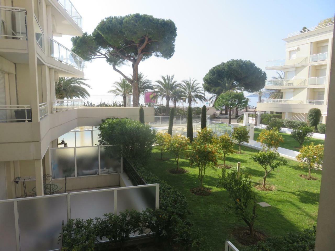 Stunning 2 Bed, 2 Bath Apt On The Cannes Sea Front Has Swimming Pool And Is A Secure Modern Building 464 المظهر الخارجي الصورة