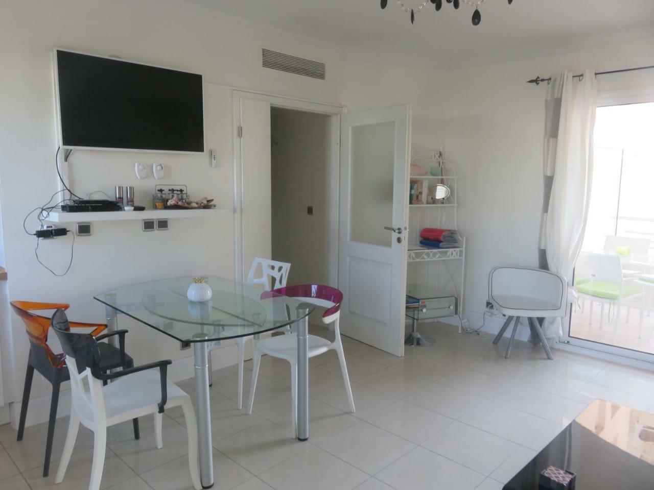 Stunning 2 Bed, 2 Bath Apt On The Cannes Sea Front Has Swimming Pool And Is A Secure Modern Building 464 المظهر الخارجي الصورة