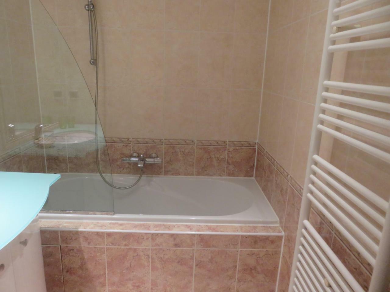 Stunning 2 Bed, 2 Bath Apt On The Cannes Sea Front Has Swimming Pool And Is A Secure Modern Building 464 المظهر الخارجي الصورة